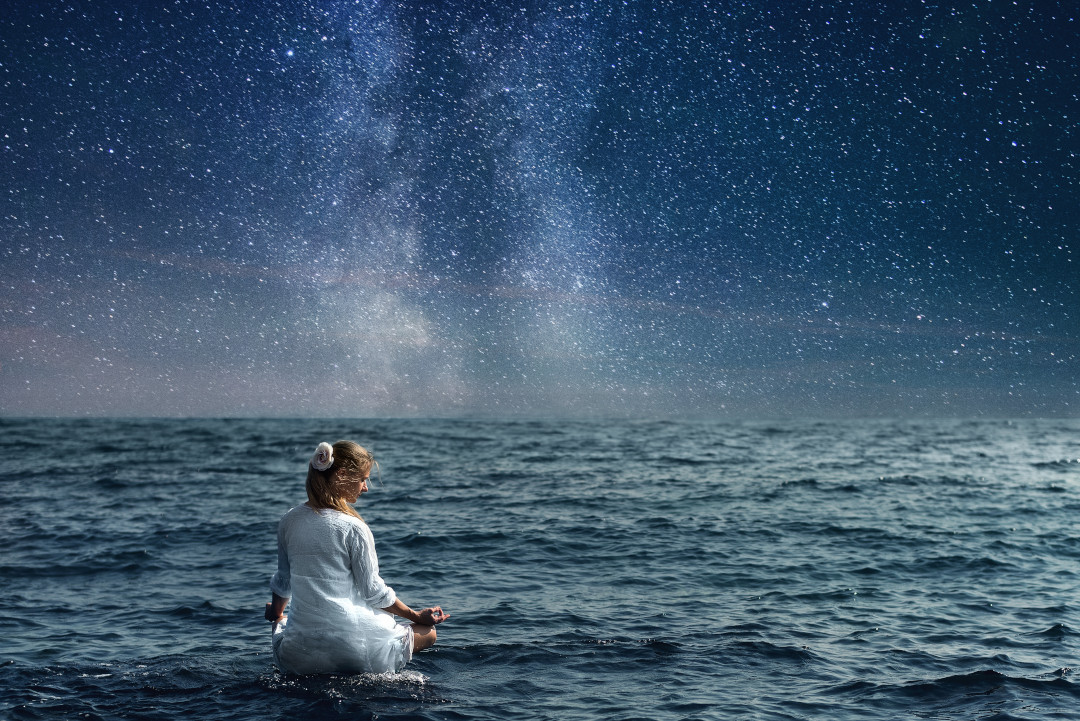 woman-meditating